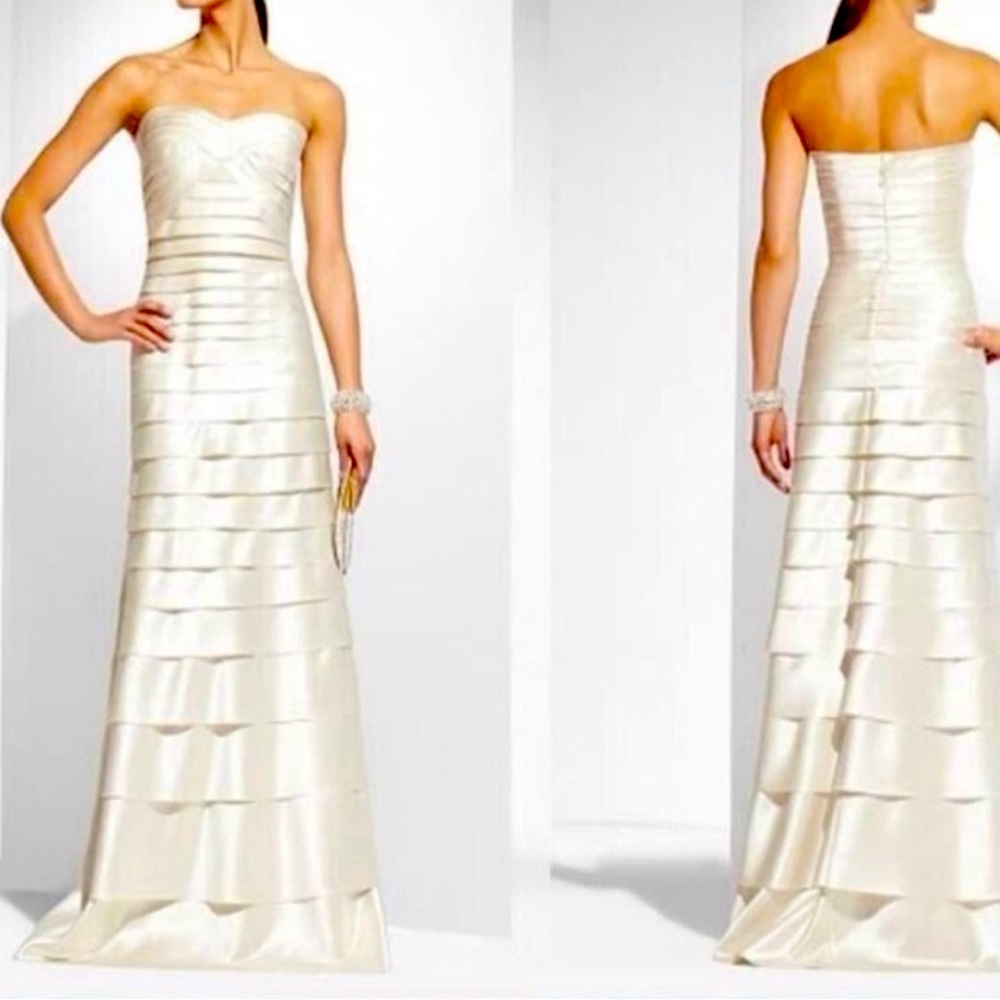 BCBMAXAZRIA Women's Ivory Strapless Lined Sweetheart Tiered Flo Gown Dress